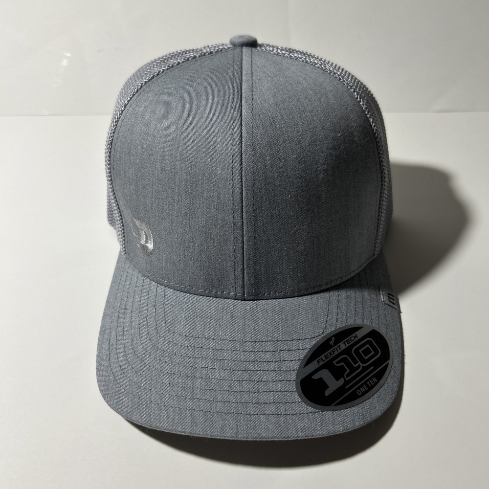 Travis Mathew Trucker hat Cap FlexFit Tech 110 Cruz Mesh Light Grey Mens